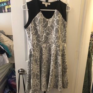 Robbi & Nikki Black White Crochet Overlay Dress